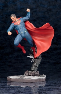 BATMAN V SUPERMAN: DAWN OF JUSTICE SUPERMAN ARTFX+ STATUE